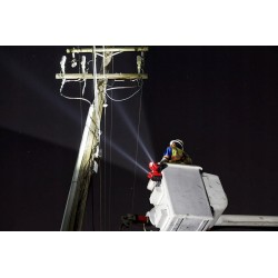 M18UBL0Lampa obszarowa LED MILWAUKEE