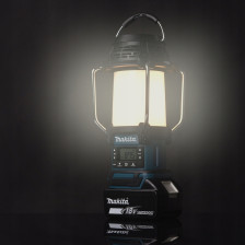 Akumulatorowe radio z lampą i latarką LXT 18V MAKITA